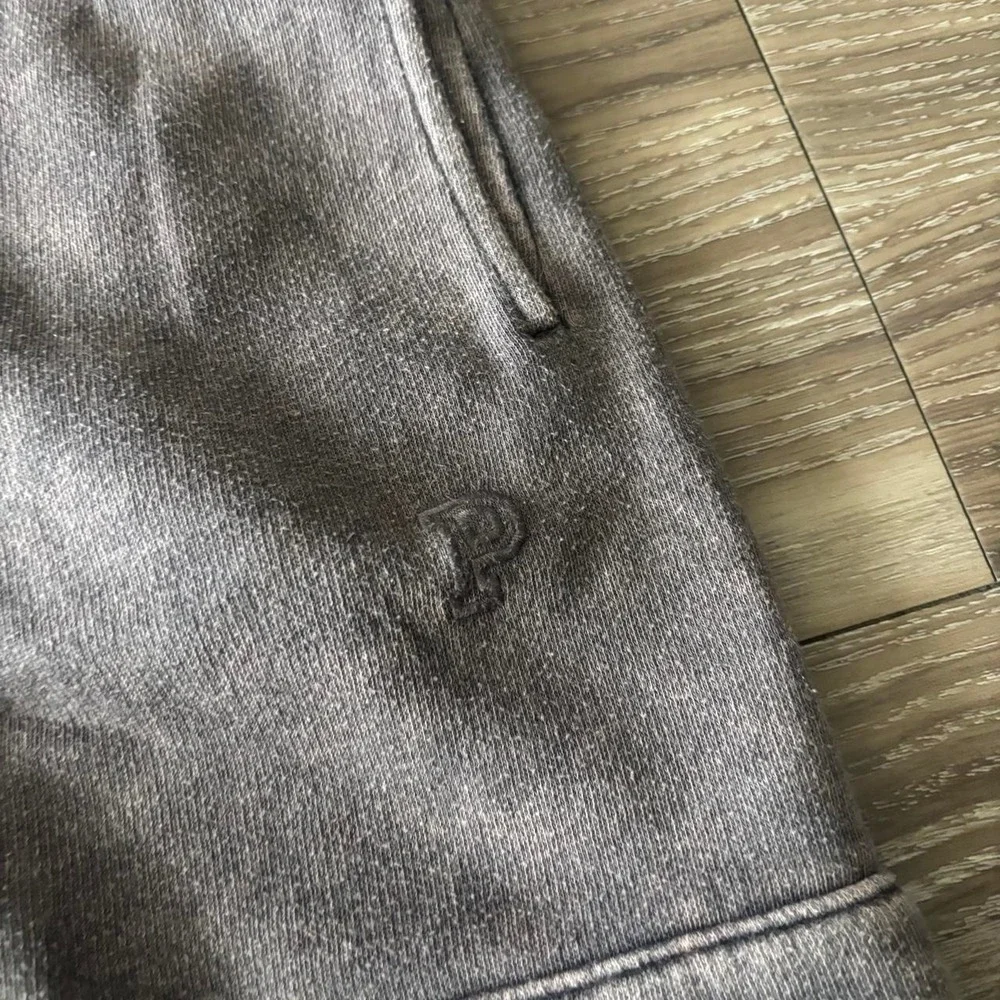 Vintage Y2K/2000s Baggy Faded Grey Skater Cargo Sweatpants! Fits L